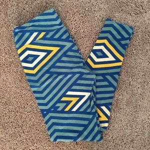 LuLaRoe Diamond Print One Size Leggings